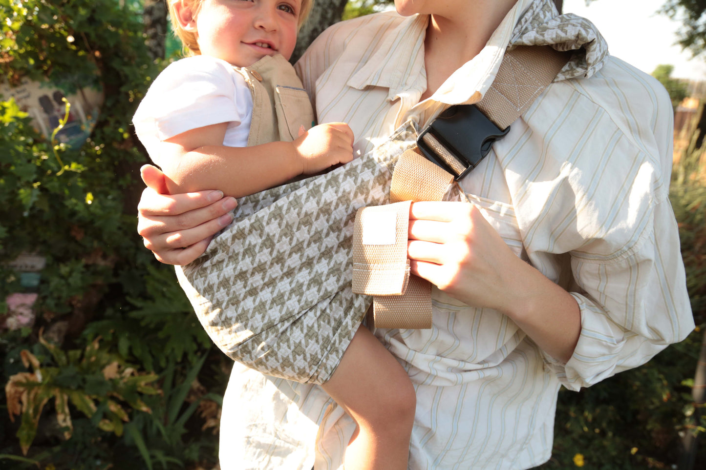 Geometric Beige Roo Sling